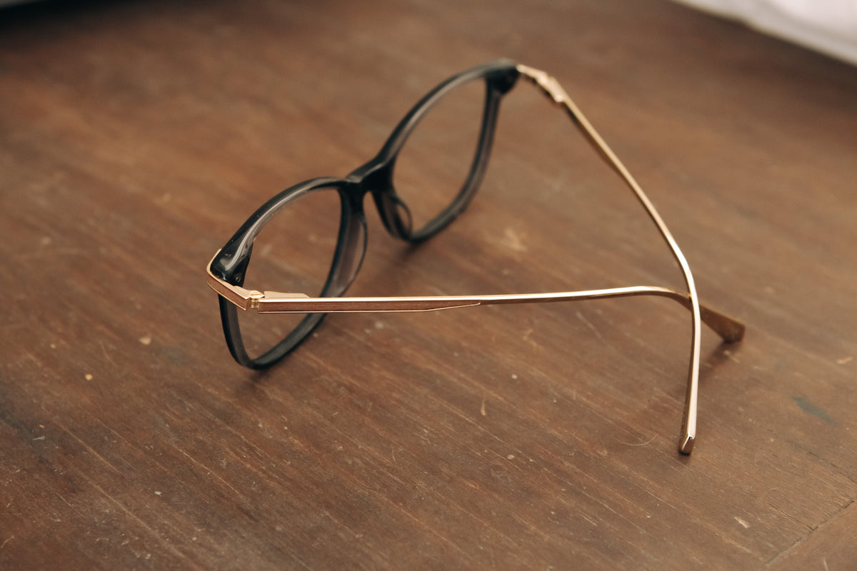 Shwood Bethany Shadow & Gold