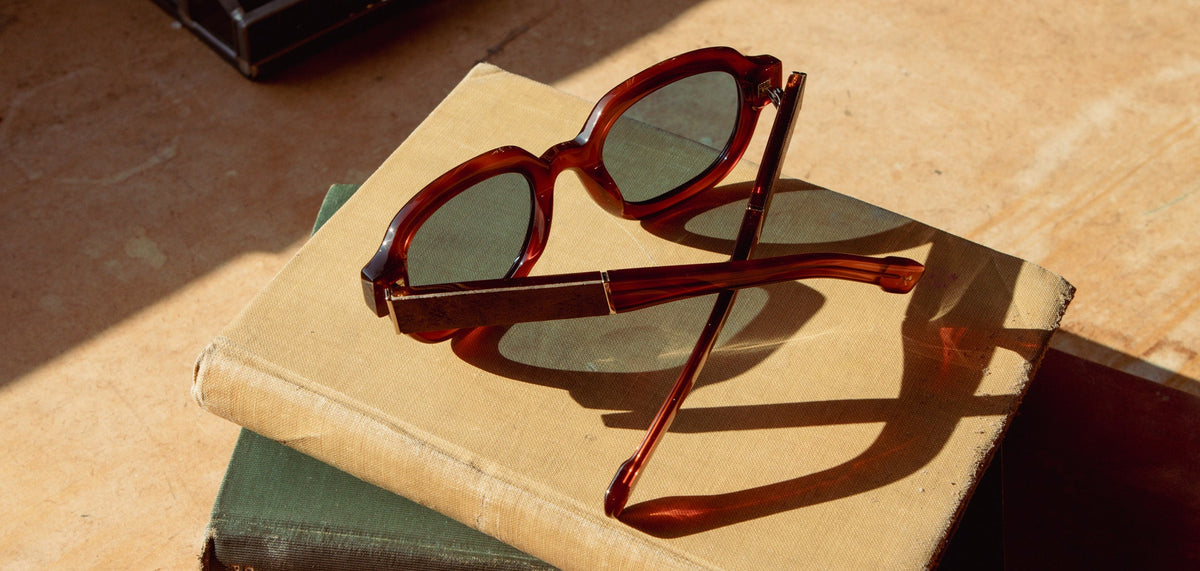 Shwood Jasper Burgundy with Elm Burl