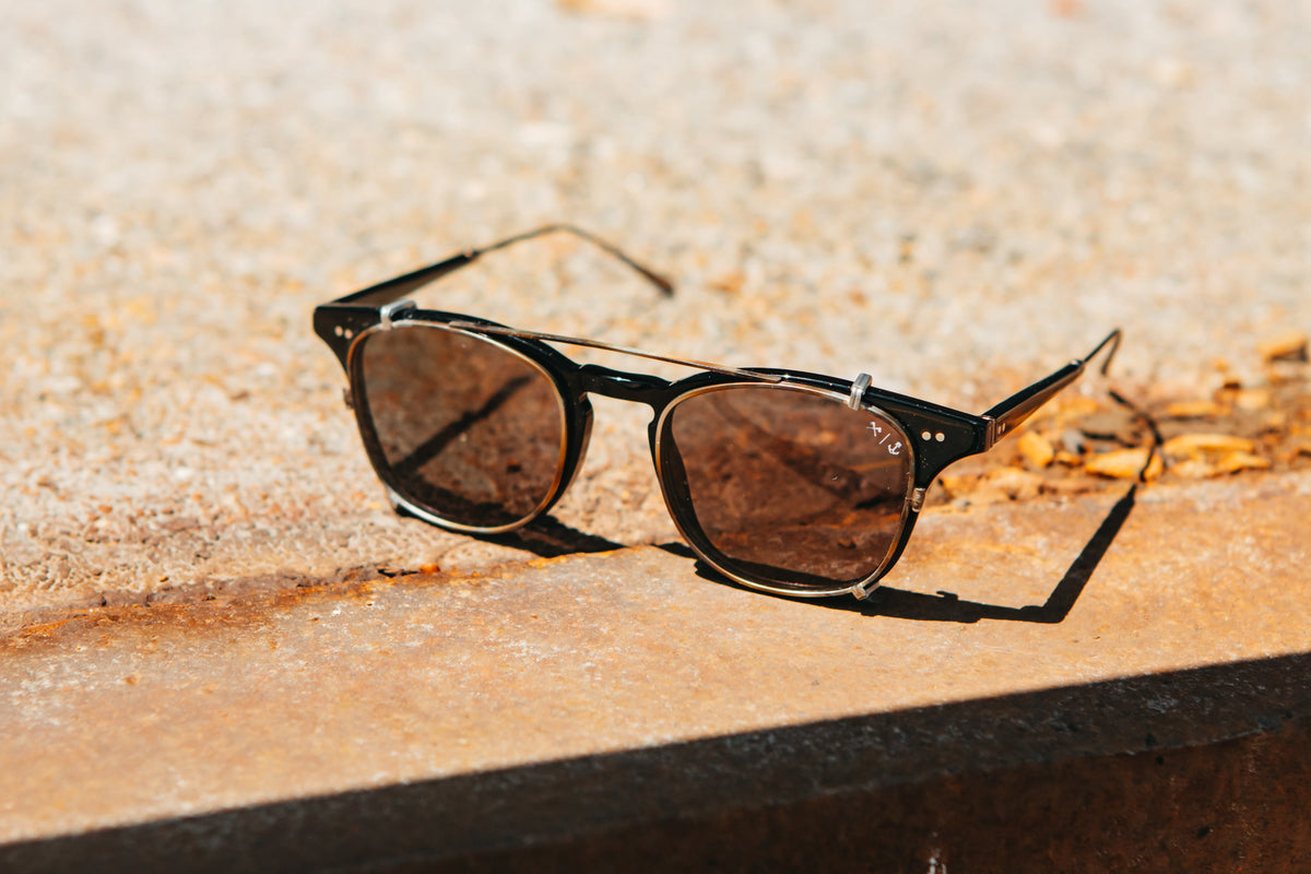 Shwood Kennedy City Iron & Resin Black Brazed Steel